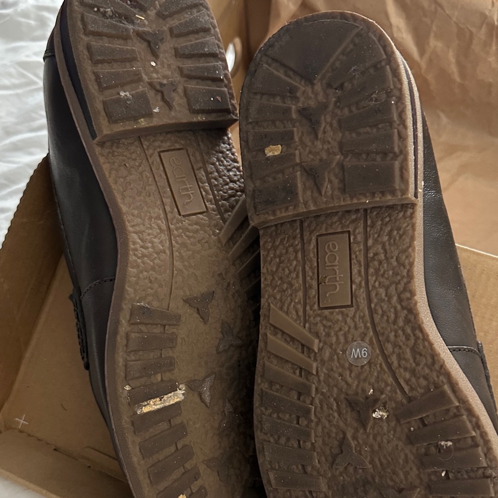 Earth Espresso Leather Women's Loafers - Picture 4 of 9